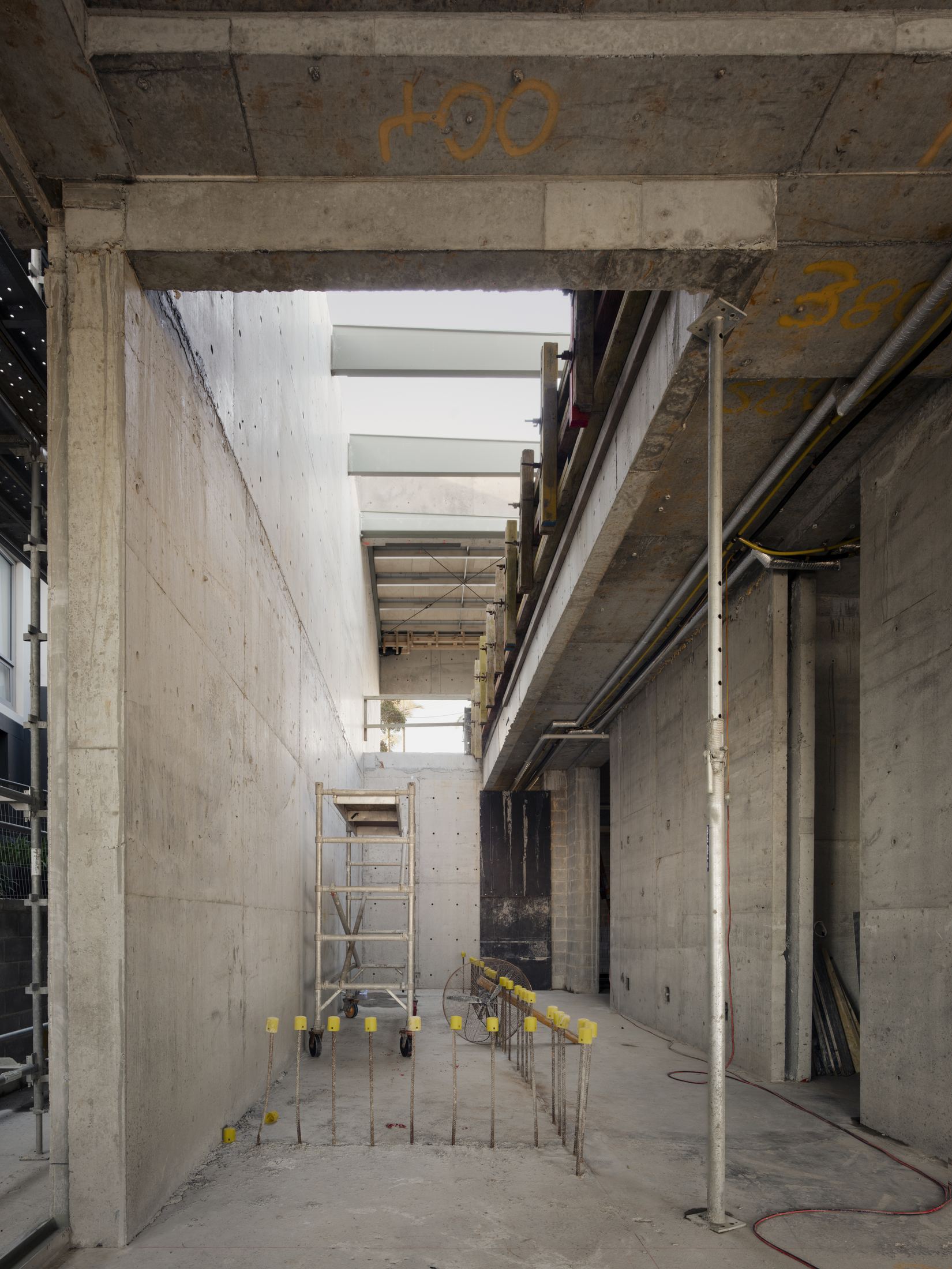 Watsons Bay under construction, off-form concrete walls and steel beams, HP Constructions