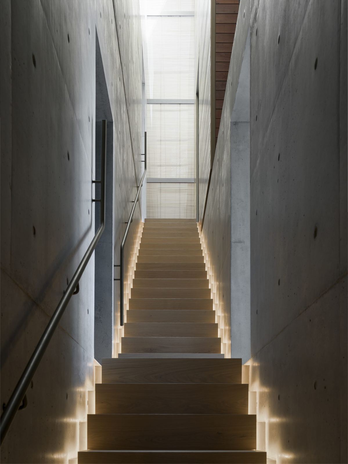 Lurline Bay, floating concrete stair with illuminated treads, built by HP Constructions with FJC Studio
