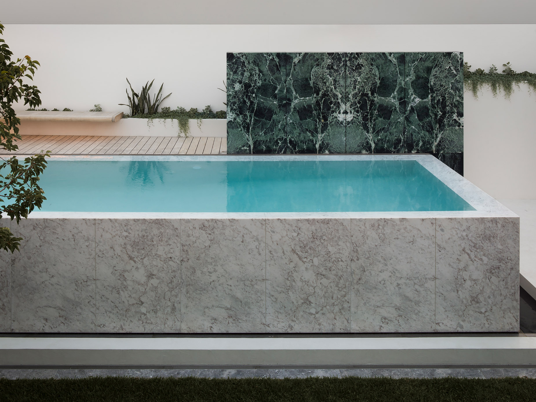 Lurline Bay marble infinity pool
